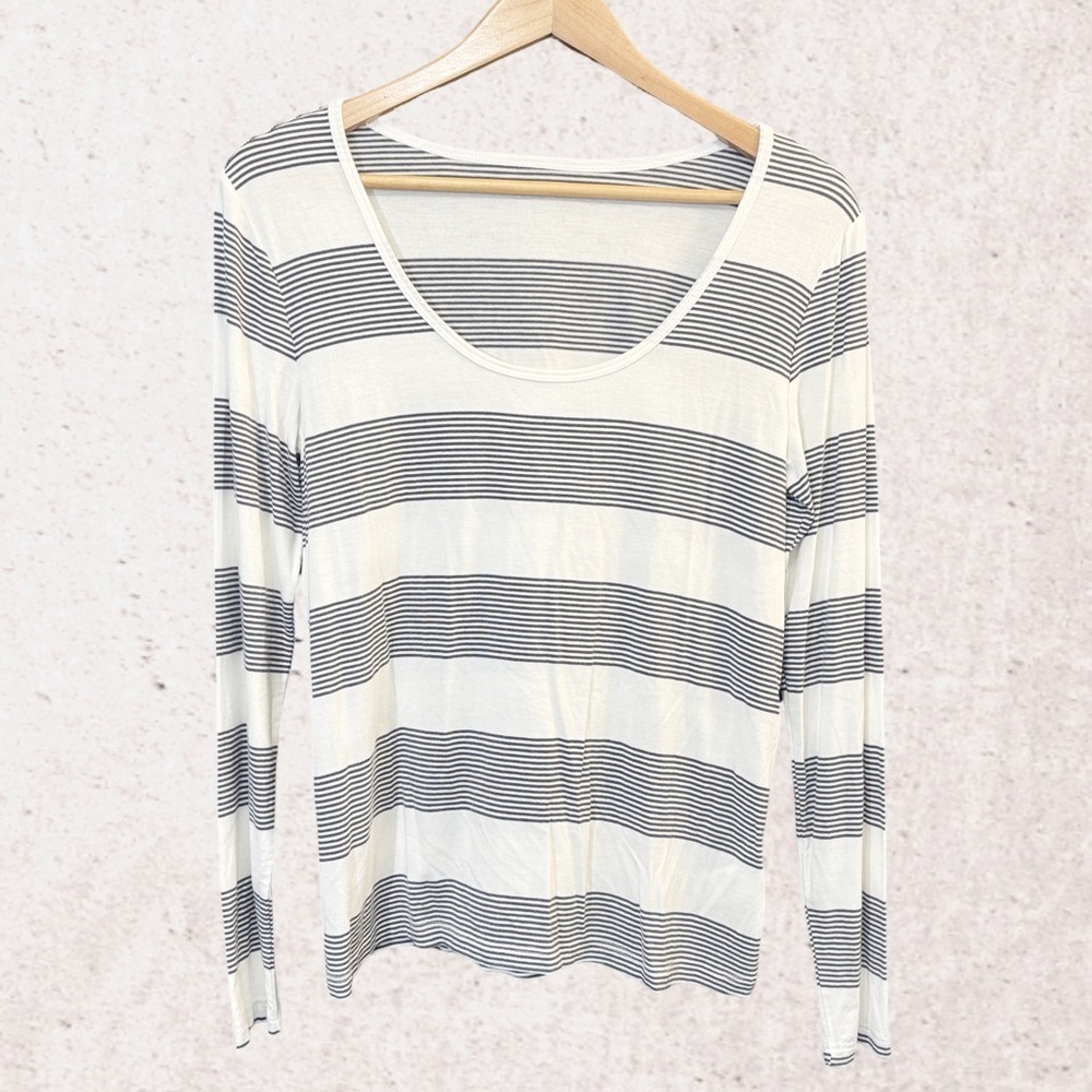 Beyond Yoga Black and White Fitted Ribbed Long Sleeve Tee
